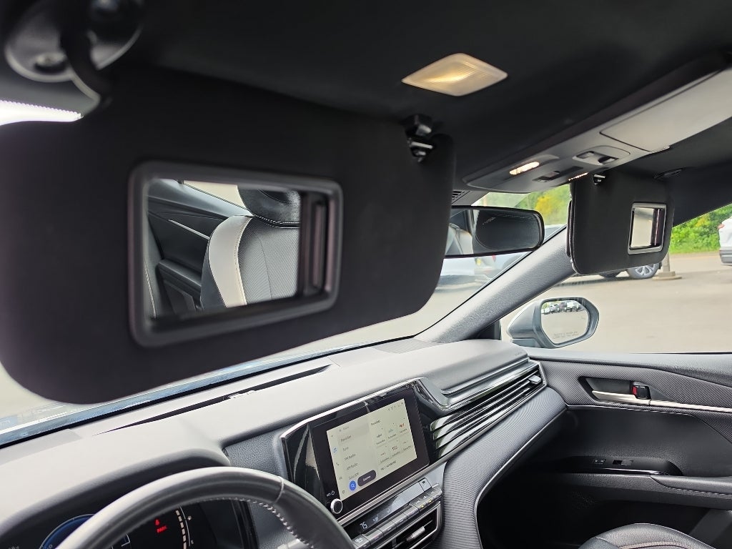 2025 Toyota Camry Hybrid SE