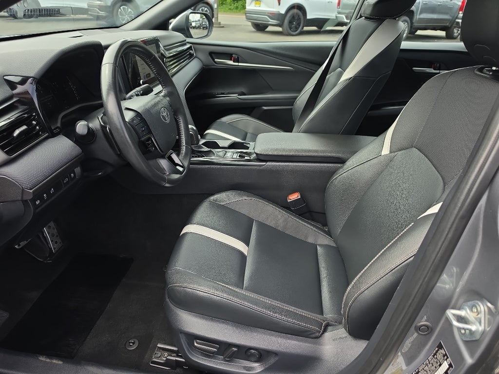 2025 Toyota Camry Hybrid SE