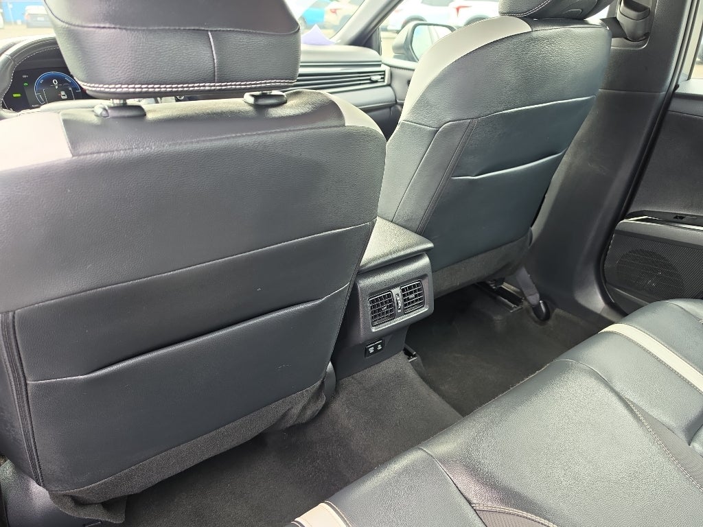 2025 Toyota Camry Hybrid SE