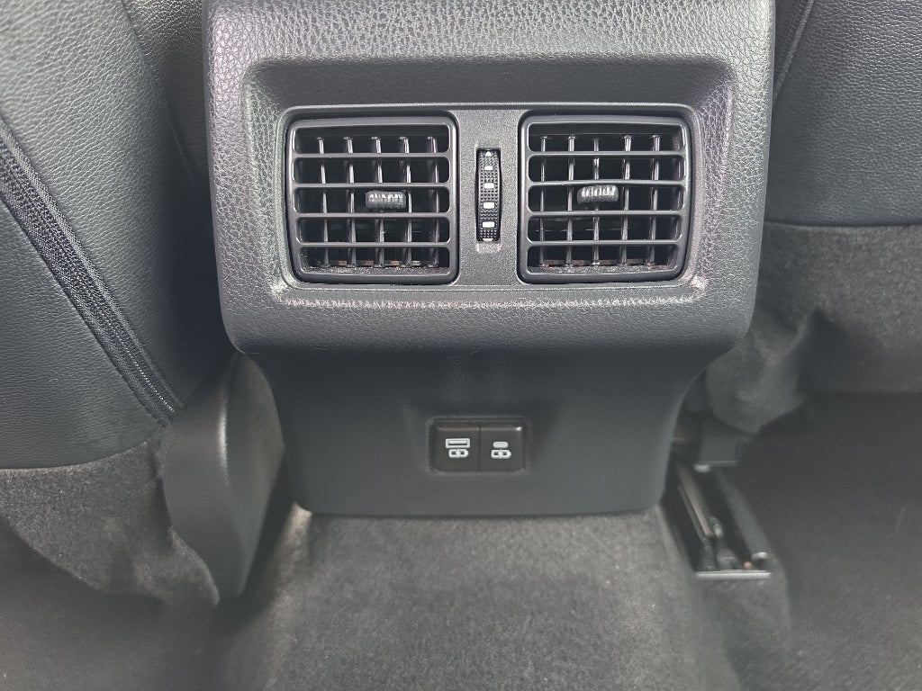 2025 Toyota Camry Hybrid SE