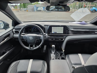 2025 Toyota Camry Hybrid SE