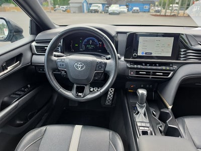 2025 Toyota Camry Hybrid SE