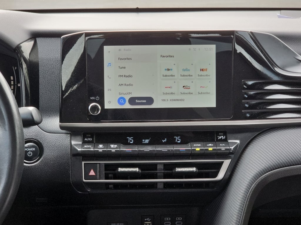 2025 Toyota Camry Hybrid SE