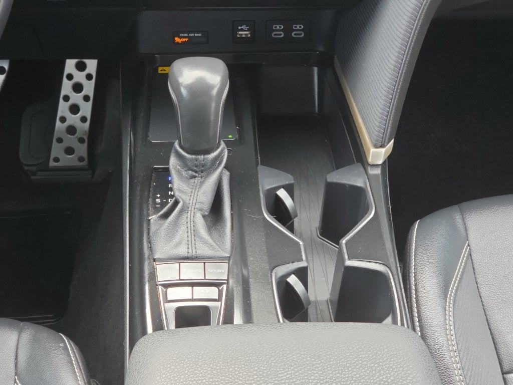 2025 Toyota Camry Hybrid SE