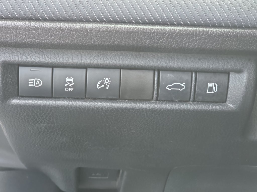 2025 Toyota Camry Hybrid SE
