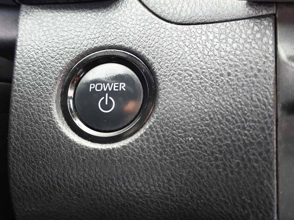 2025 Toyota Camry Hybrid SE