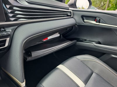 2025 Toyota Camry Hybrid SE