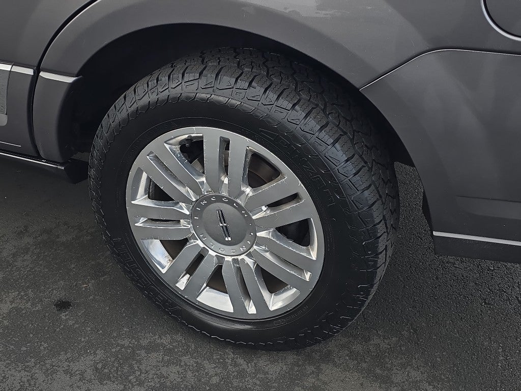 2012 Lincoln Navigator Base