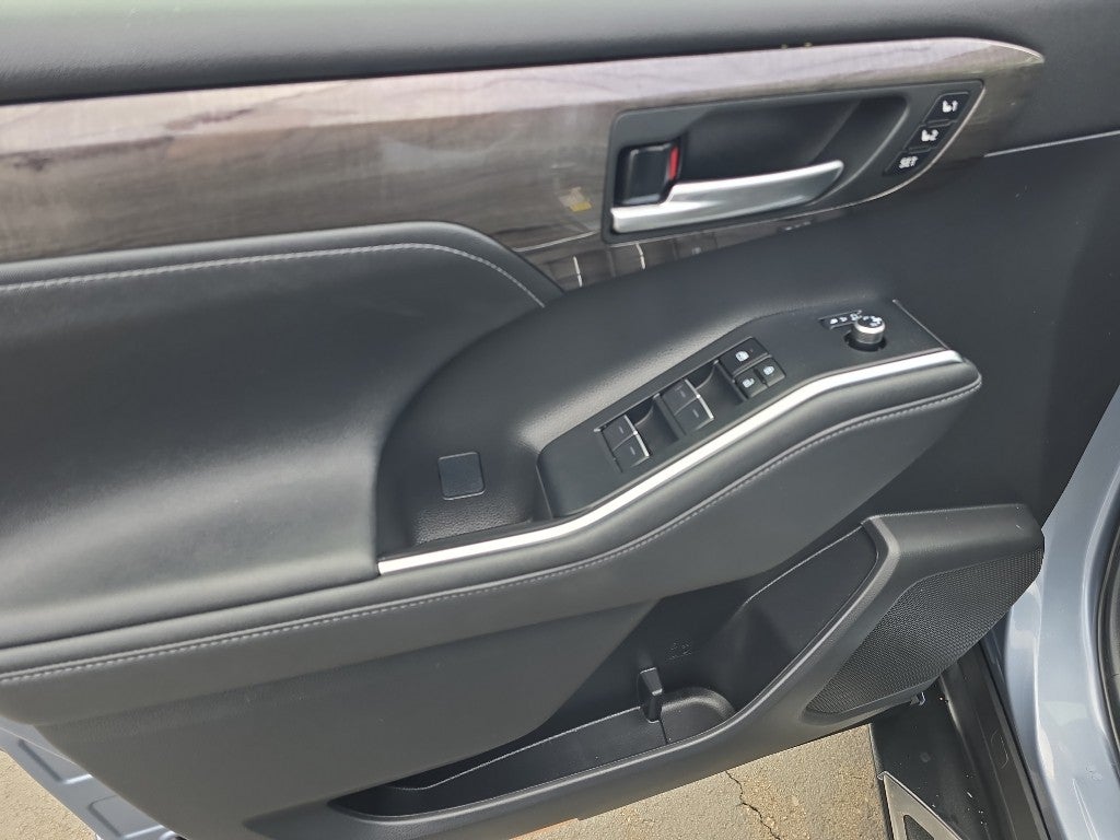 2023 Toyota Highlander Hybrid Hybrid Platinum