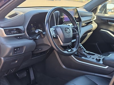 2025 Toyota Highlander XSE
