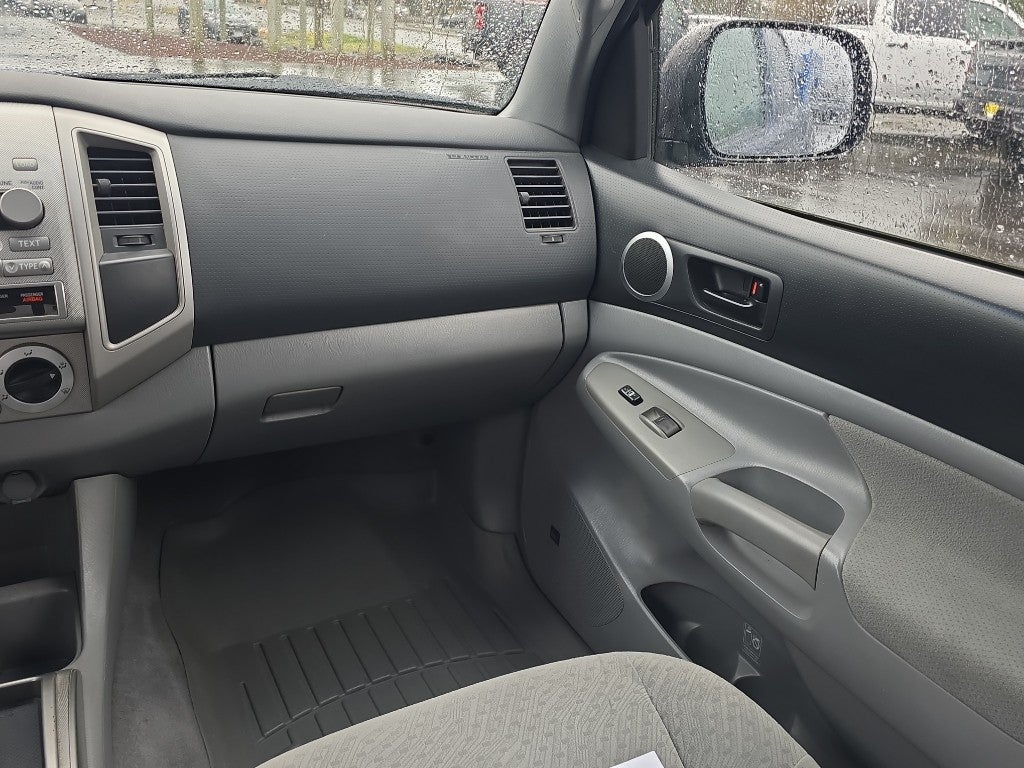 2005 Toyota Tacoma Base V6 (A5)