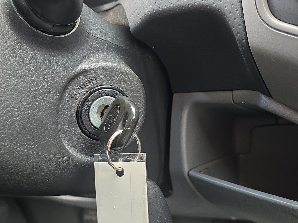 2005 Toyota Tacoma Base V6 (A5)