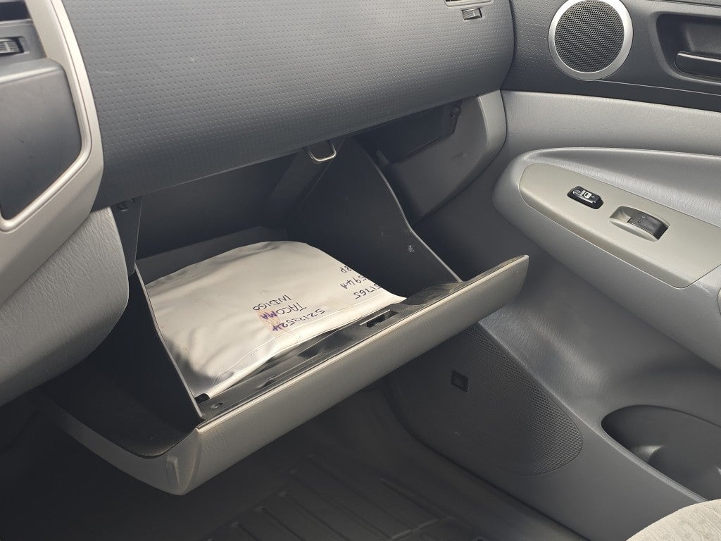 2005 Toyota Tacoma Base V6 (A5)