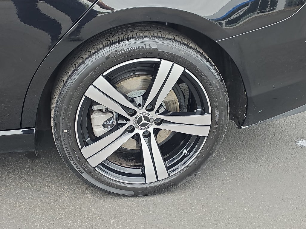 2025 Mercedes-Benz C-Class Sedan C 300 - Photo 11