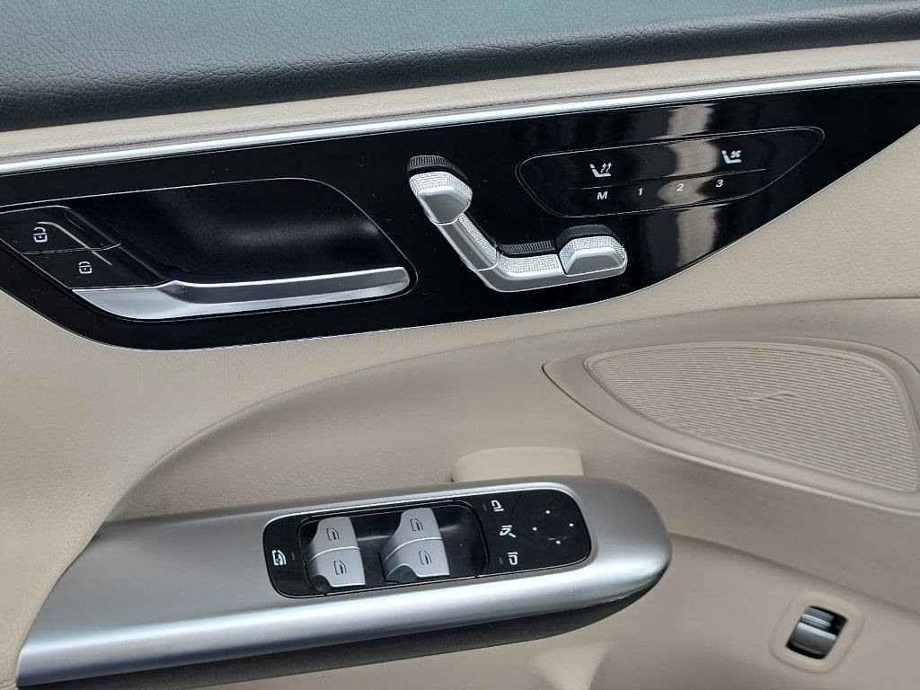 2025 Mercedes-Benz C-Class Sedan C 300 - Photo 12