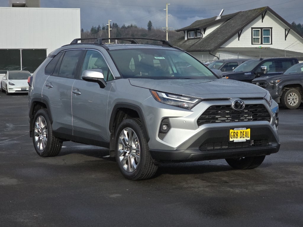 2025 Toyota RAV4 XLE Premium