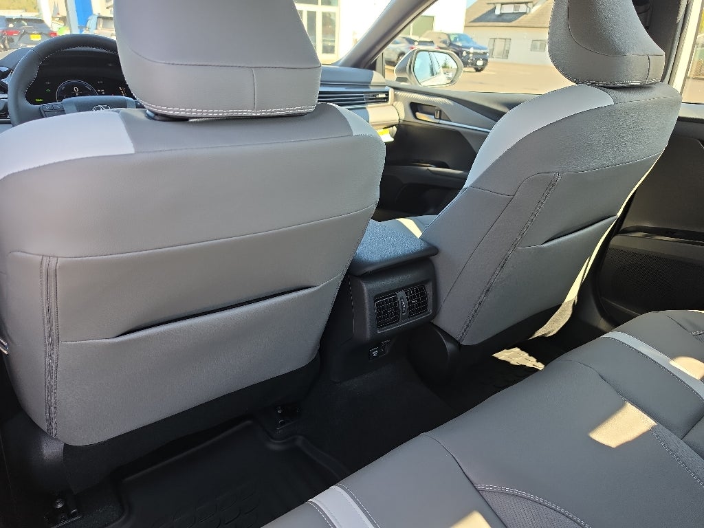 2026 Toyota Camry Hybrid SE