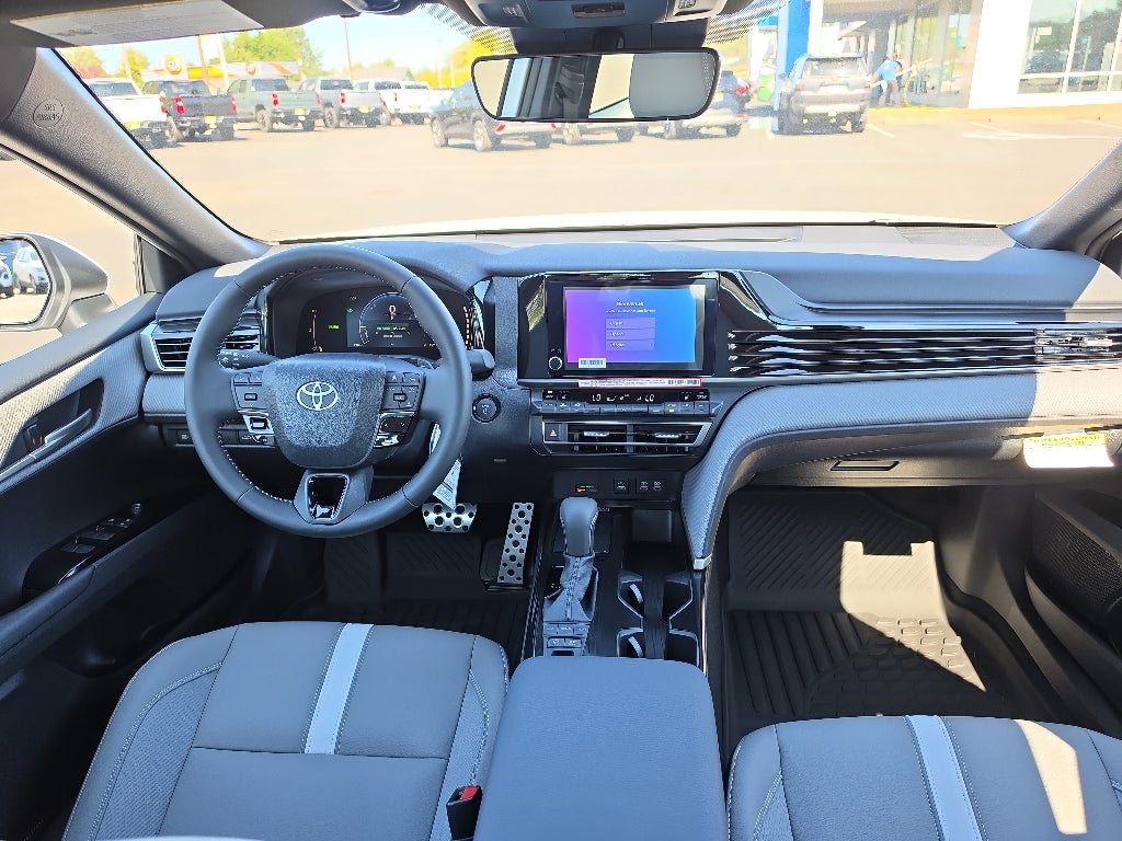 2026 Toyota Camry Hybrid SE