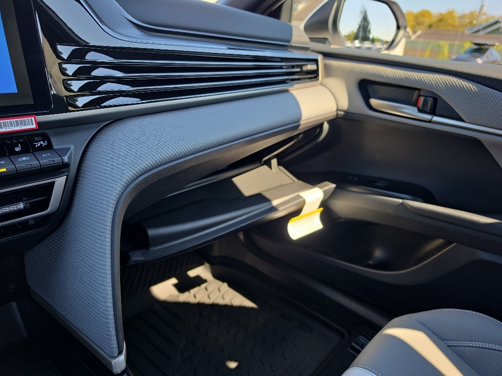 2026 Toyota Camry Hybrid SE