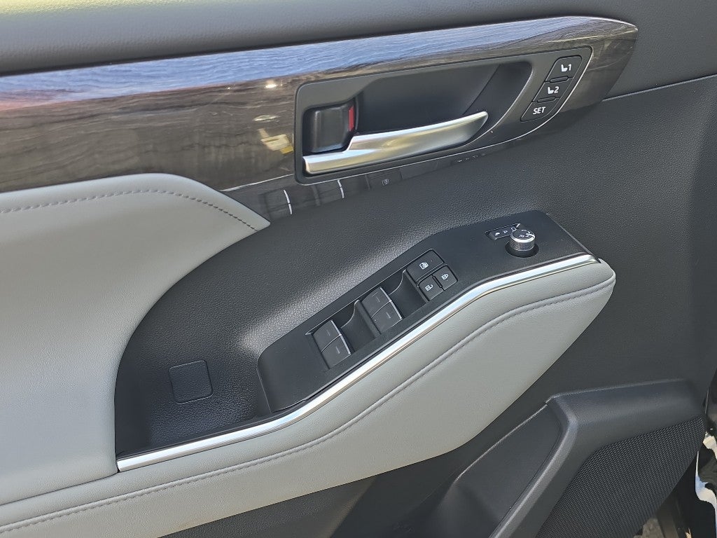 2026 Toyota Highlander Hybrid Hybrid Platinum