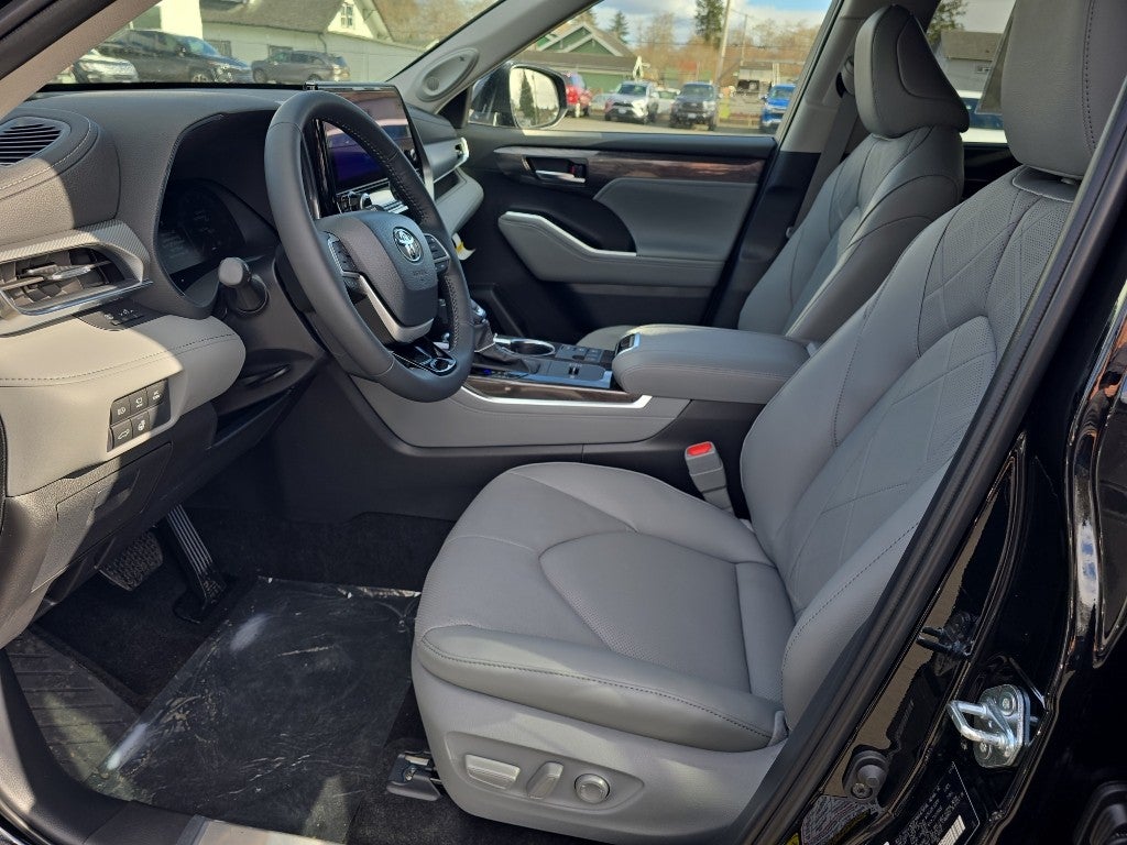 2026 Toyota Highlander Hybrid Hybrid Platinum