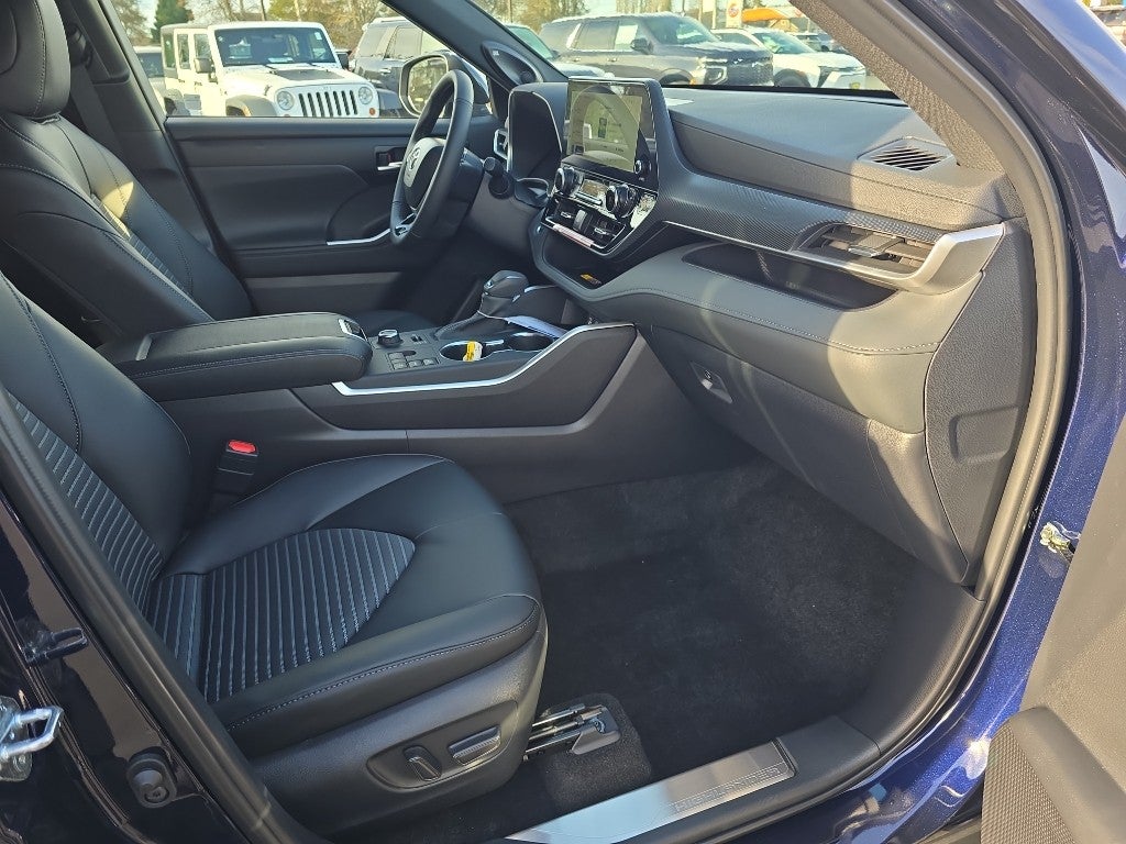 2026 Toyota Highlander XSE