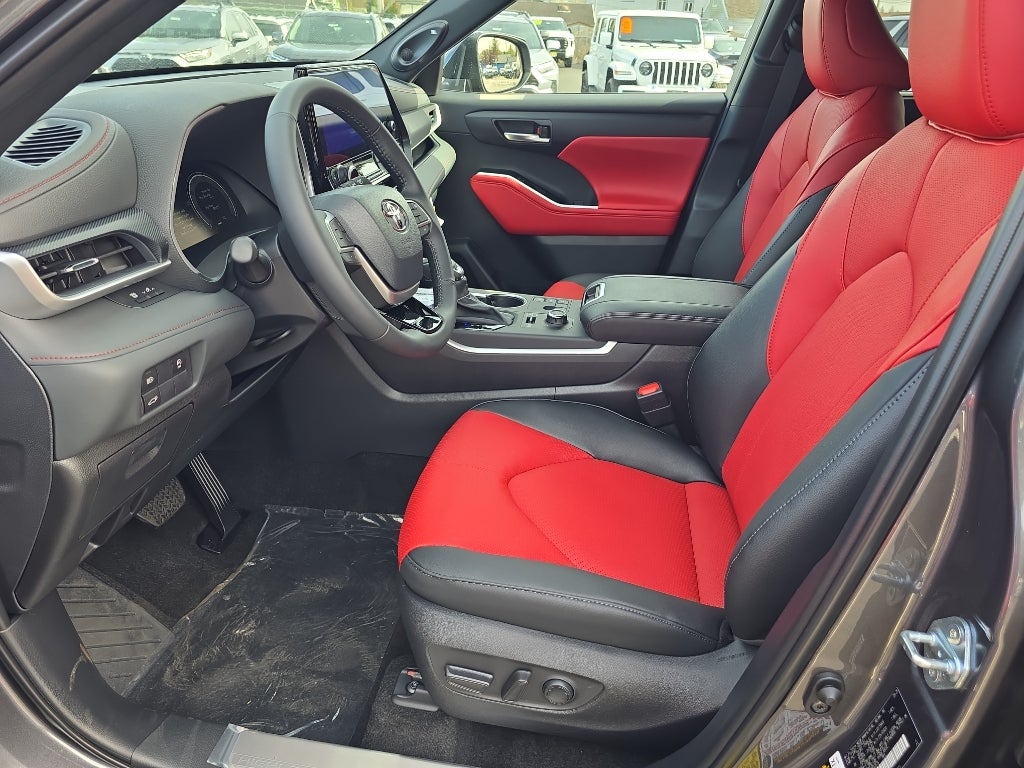 2025 Toyota Highlander XSE