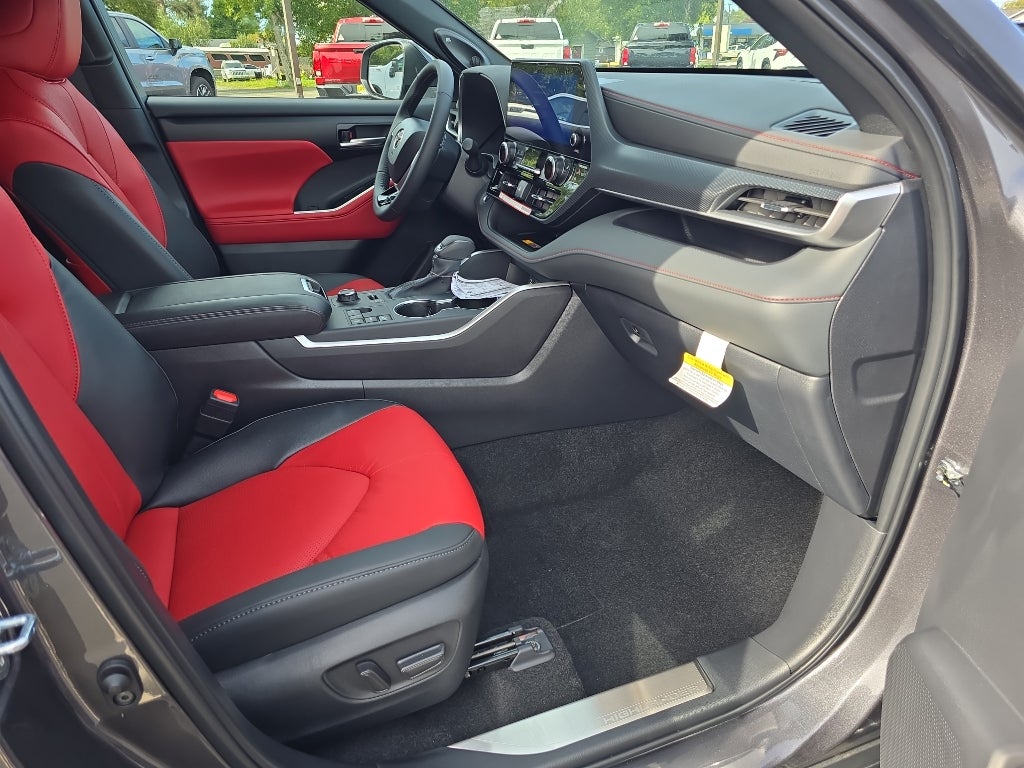 2025 Toyota Highlander XSE