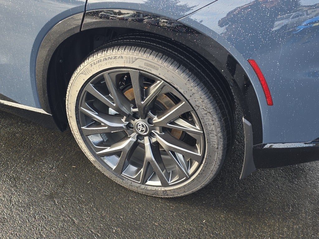 2025 Toyota Toyota Crown Signia Limited