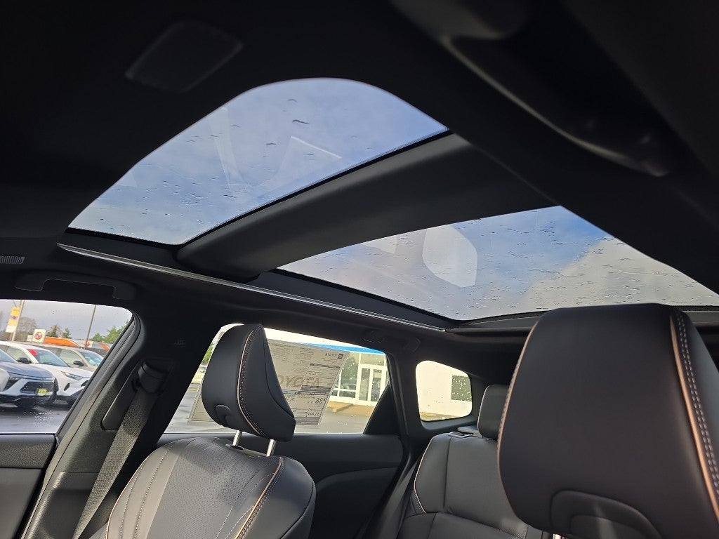 2025 Toyota Toyota Crown Signia Limited