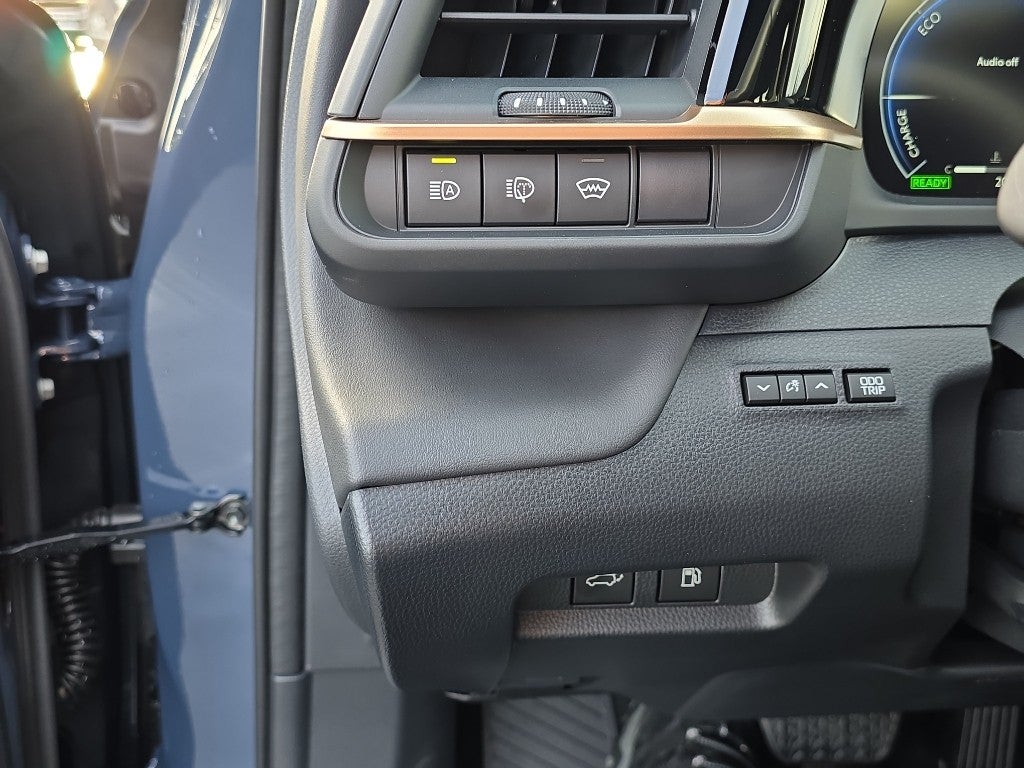 2025 Toyota Toyota Crown Signia Limited