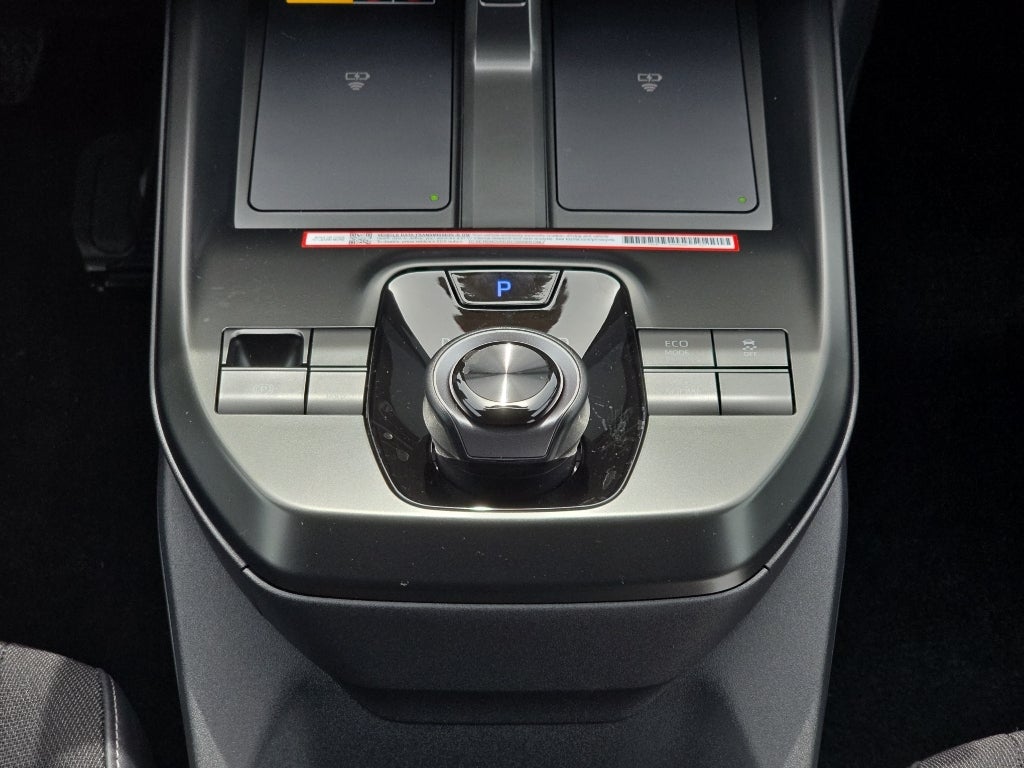 2026 Toyota C-HR SE/XSE SE