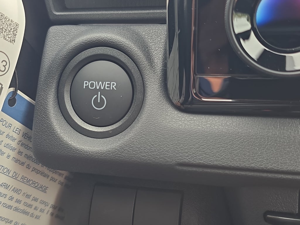 2026 Toyota C-HR SE/XSE SE