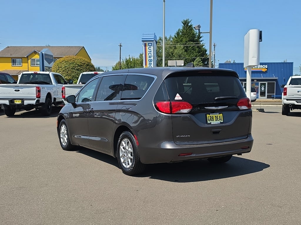 2023 Chrysler Voyager LX