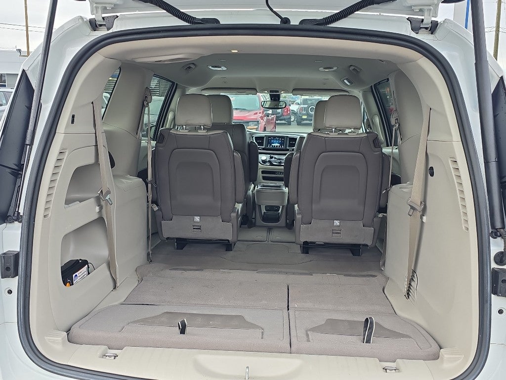 2021 Chrysler Voyager LXI