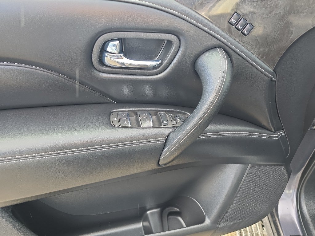 2024 INFINITI QX80 LUXE