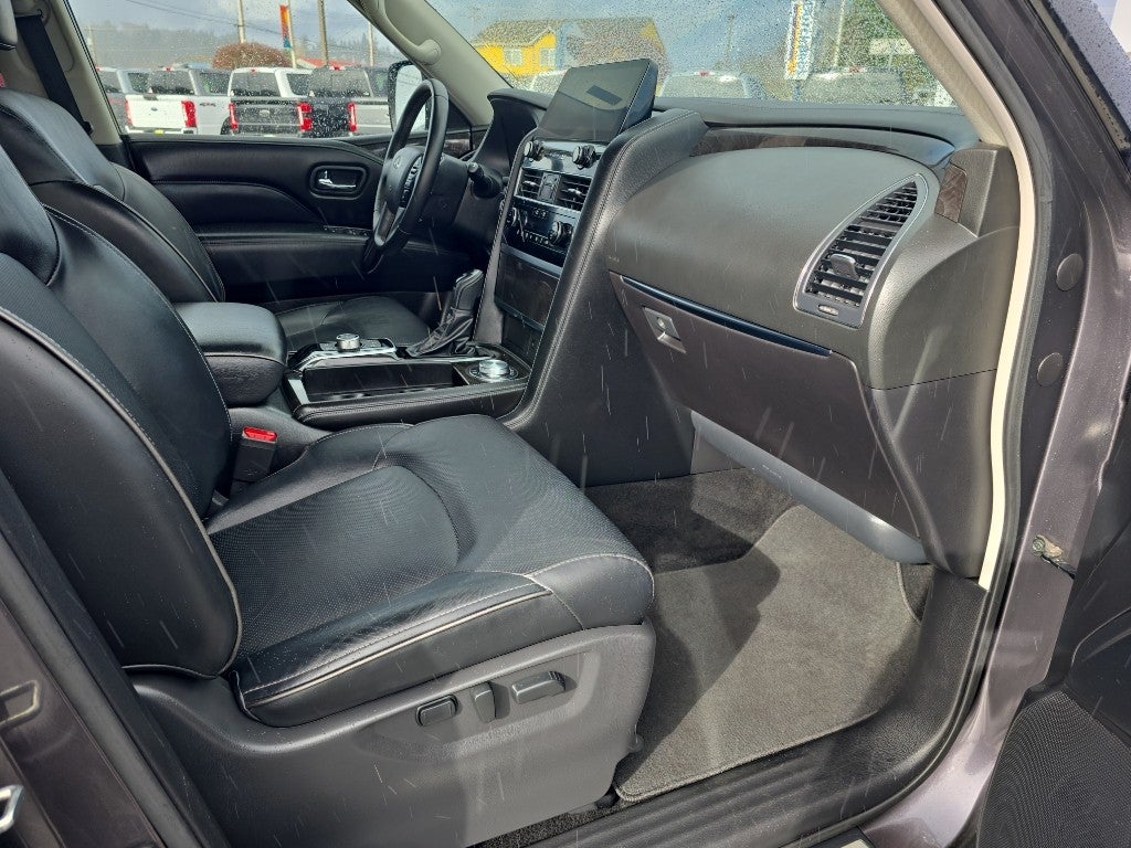 2024 INFINITI QX80 LUXE