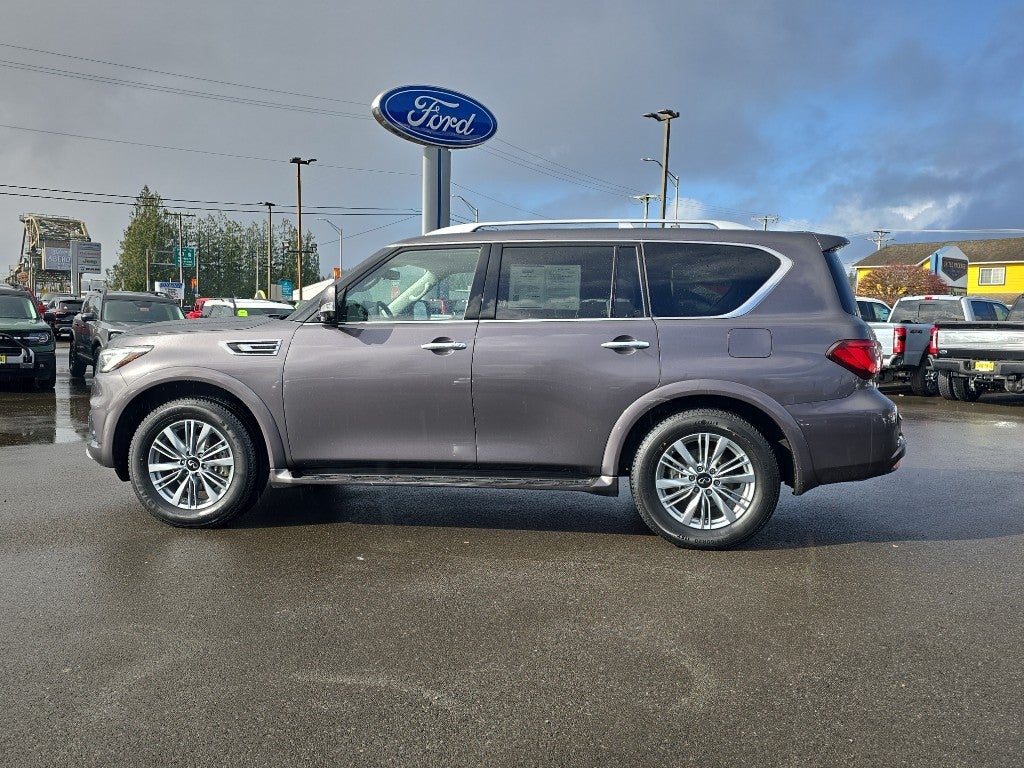 2024 INFINITI QX80 LUXE