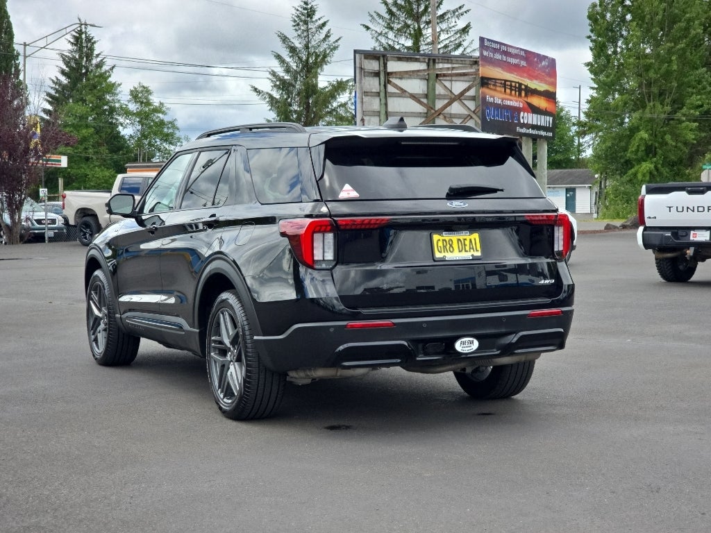 2025 Ford Explorer ST-Line