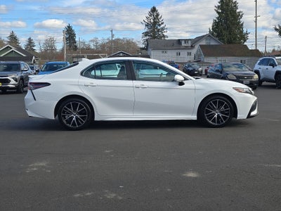 2022 Toyota Camry SE