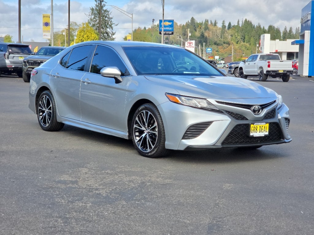 Used 2020 Toyota Camry SE with VIN 4T1G11AKXLU355347 for sale in Aberdeen, WA