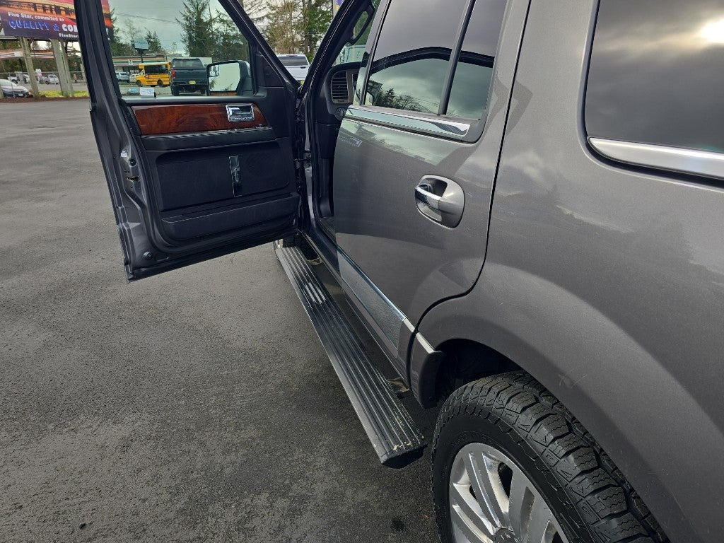 2012 Lincoln Navigator Base