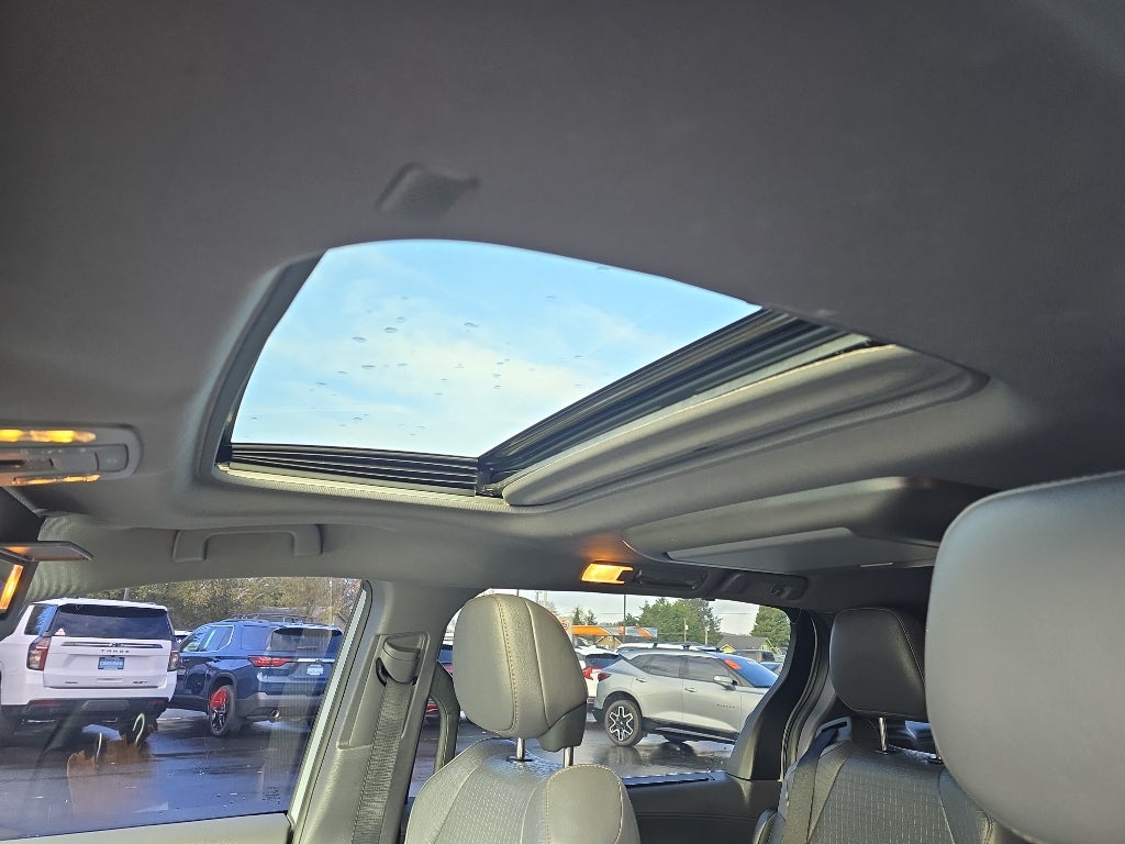 2022 Toyota Sienna XLE Woodland Edition