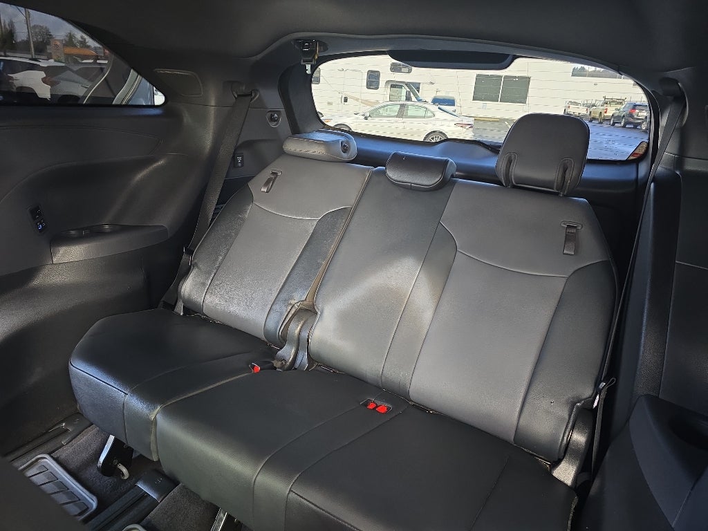 2022 Toyota Sienna XLE Woodland Edition