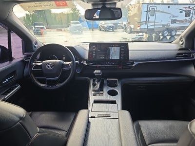2022 Toyota Sienna XLE Woodland Edition