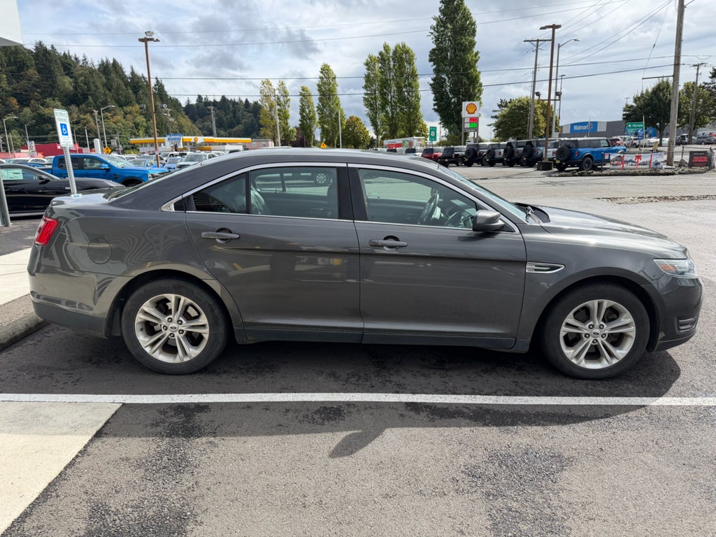 2017 Ford Taurus SEL