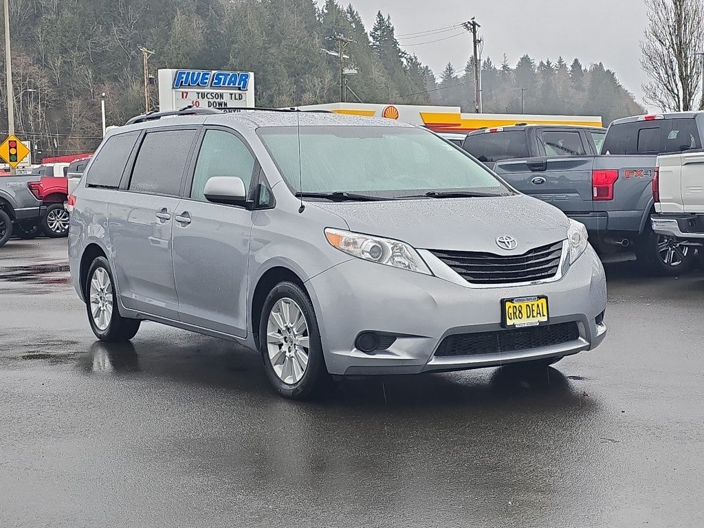 2013 Toyota Sienna LE