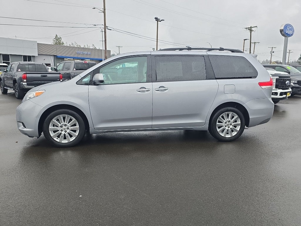2013 Toyota Sienna LE