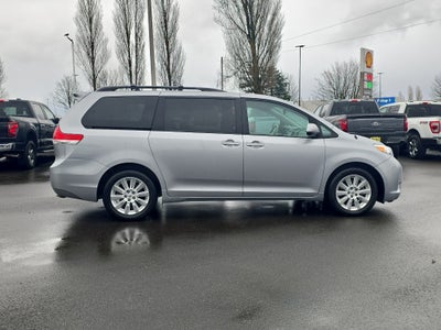 2013 Toyota Sienna LE