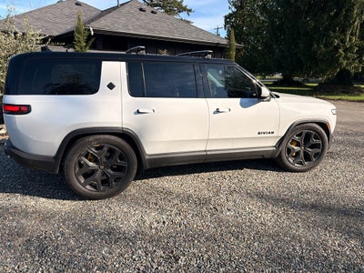 2023 Rivian R1S Adventure